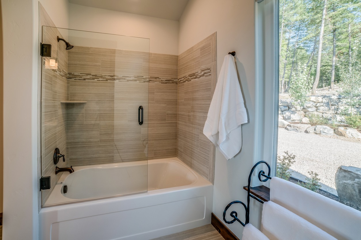 Shower & Tub Installation in Combine